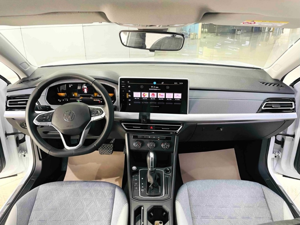 Volkswagen Lavida Plus