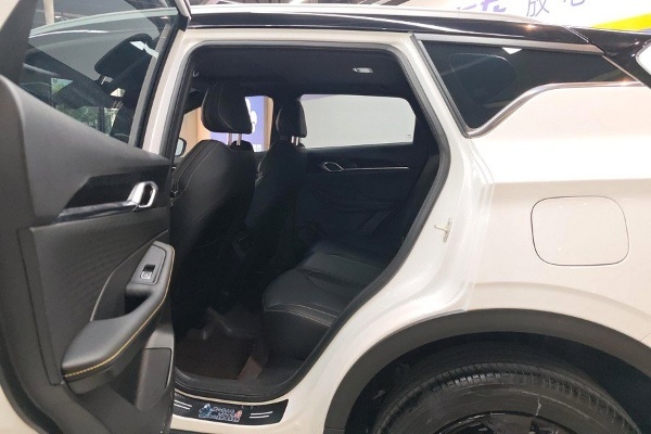Geely Binyue L