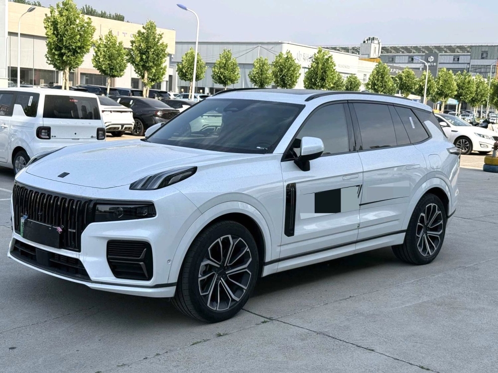 Lynk & Co 09
