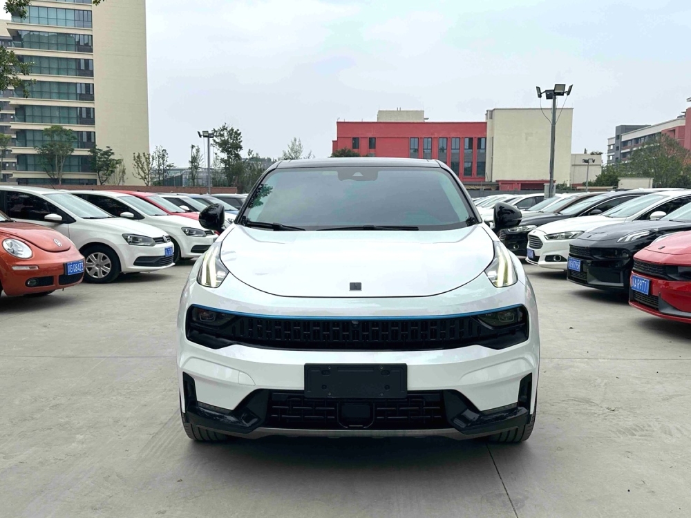Lynk & Co 05