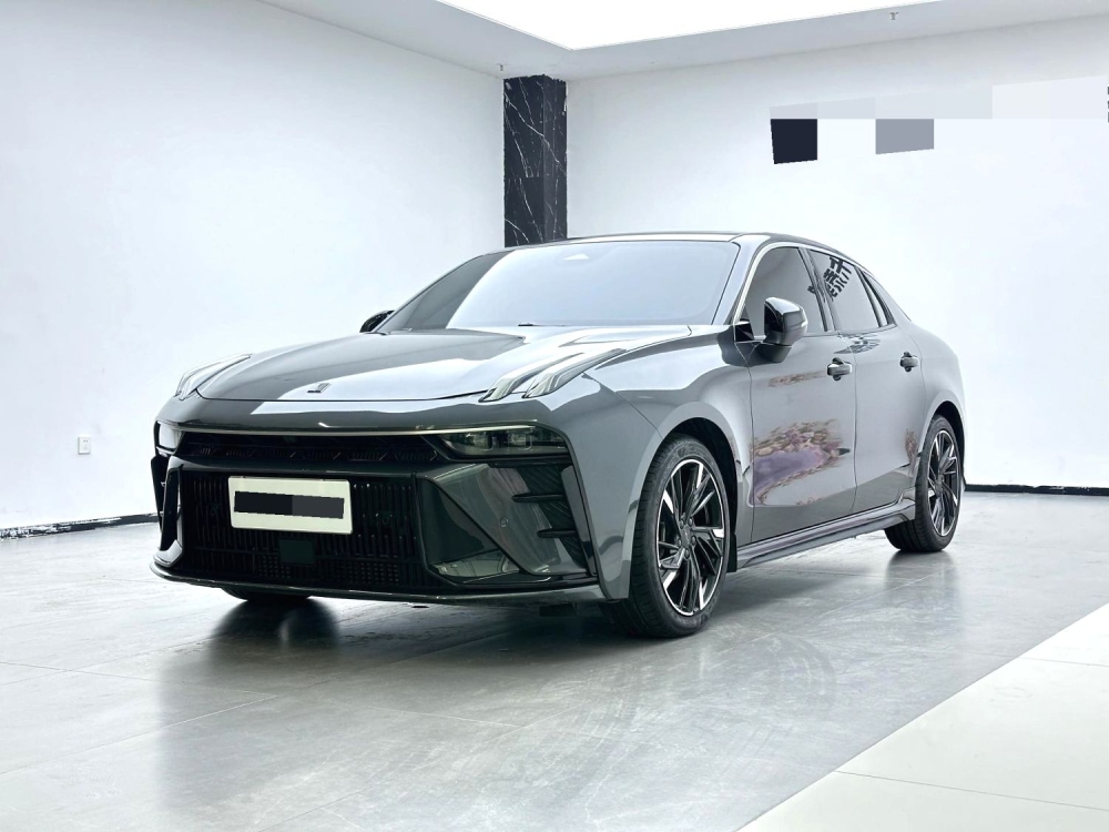 Lynk & Co 03