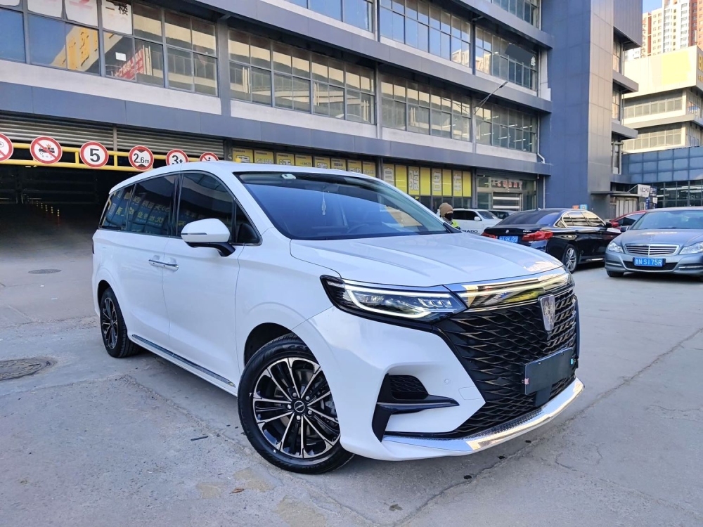 Roewe iMAX8