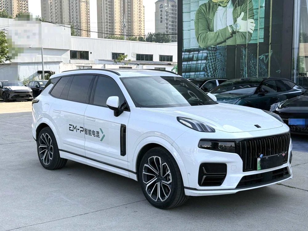 Lynk & Co 09