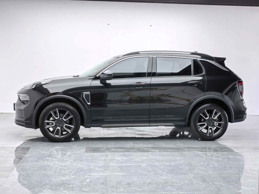 Lynk & Co 01