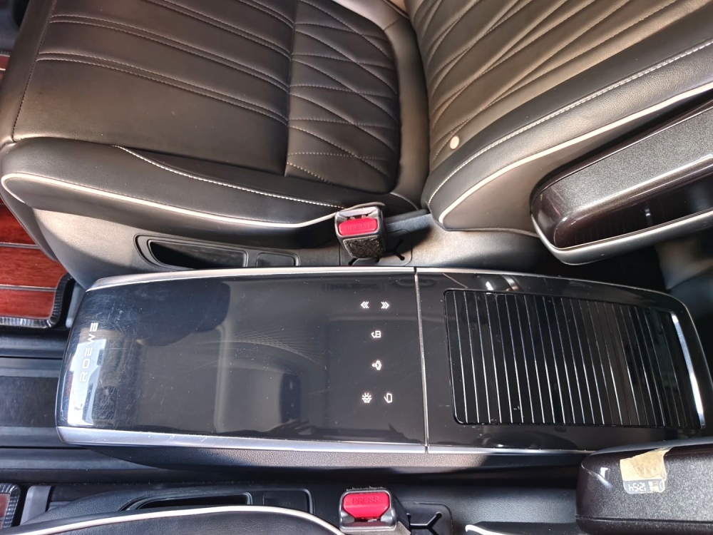 Roewe iMAX8