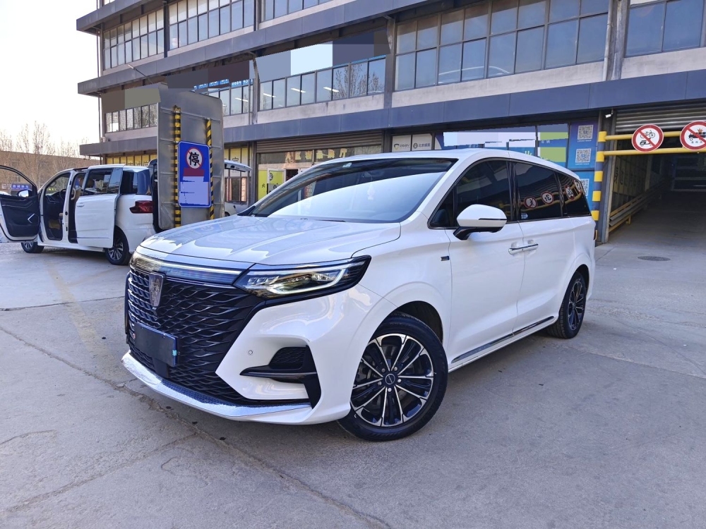 Roewe iMAX8