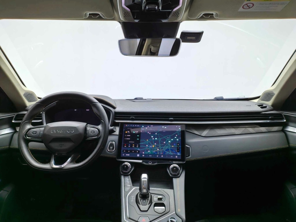 Lynk & Co 01