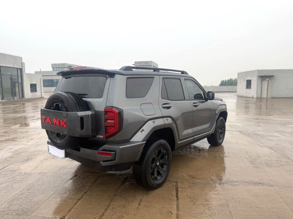 TANK 400 Hi4-T PHEV