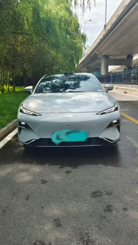 Geely Galaxy 665km Range Starship Voyager Edition