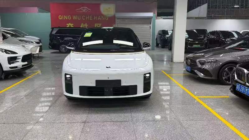 Li Auto i6 2025 2WD Standard Edition