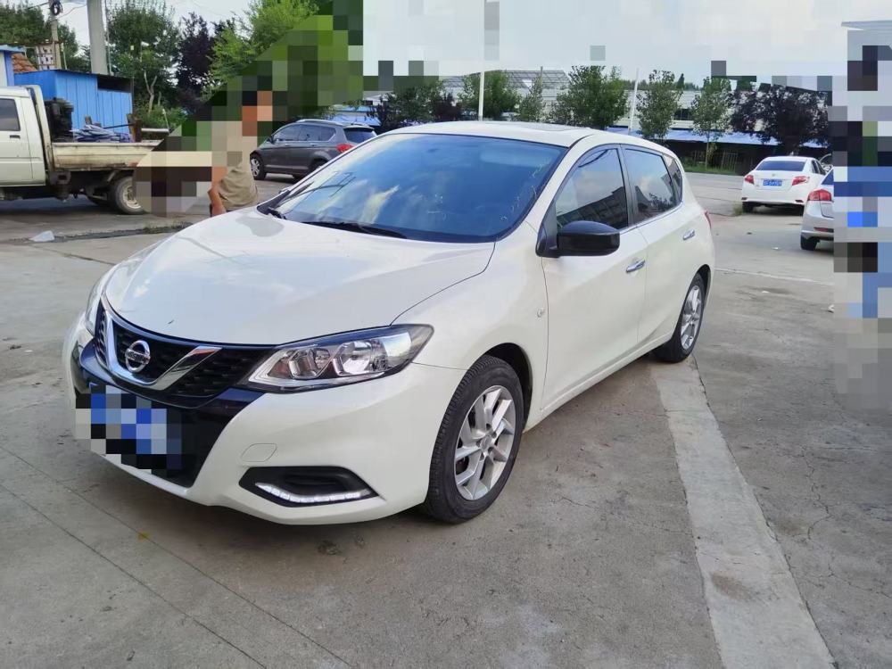 Nissan Tiida 1.6 CVT Cool Dynamic Edition