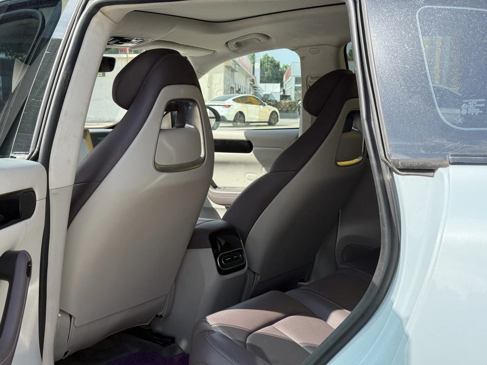 Leapmotor C11