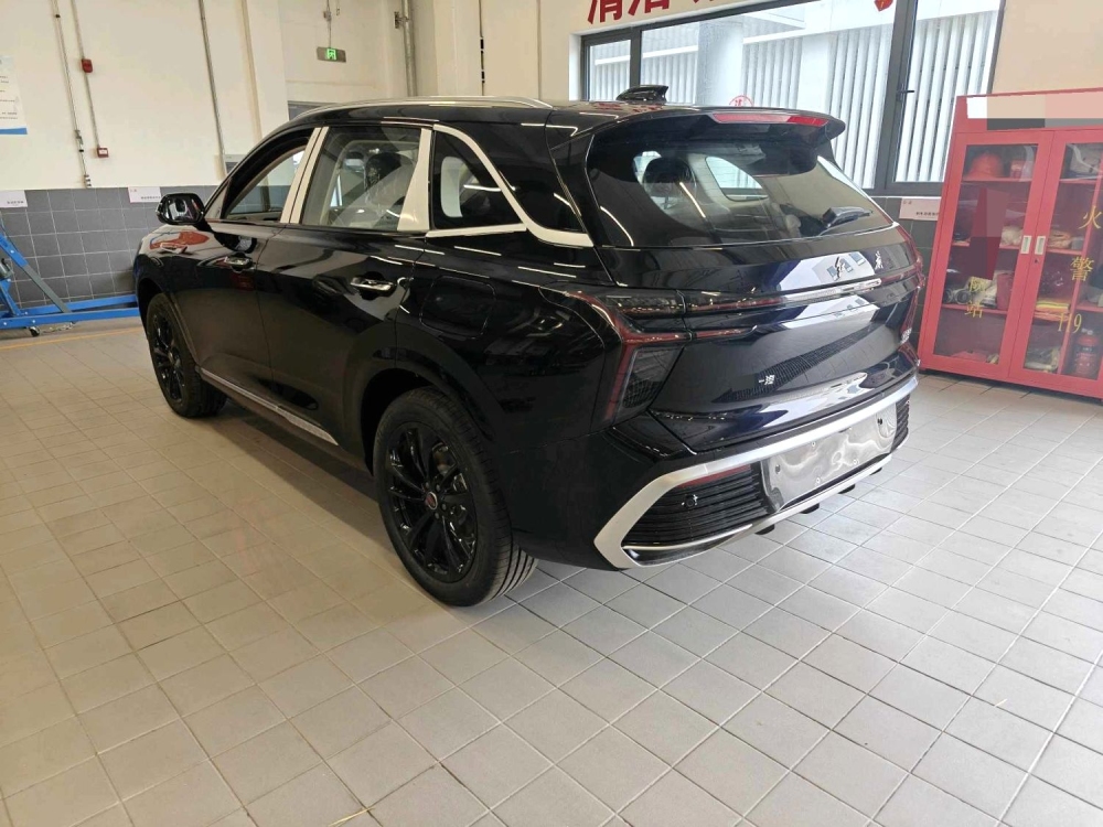 Hongqi HS3