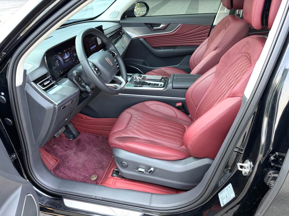 Hongqi HS5