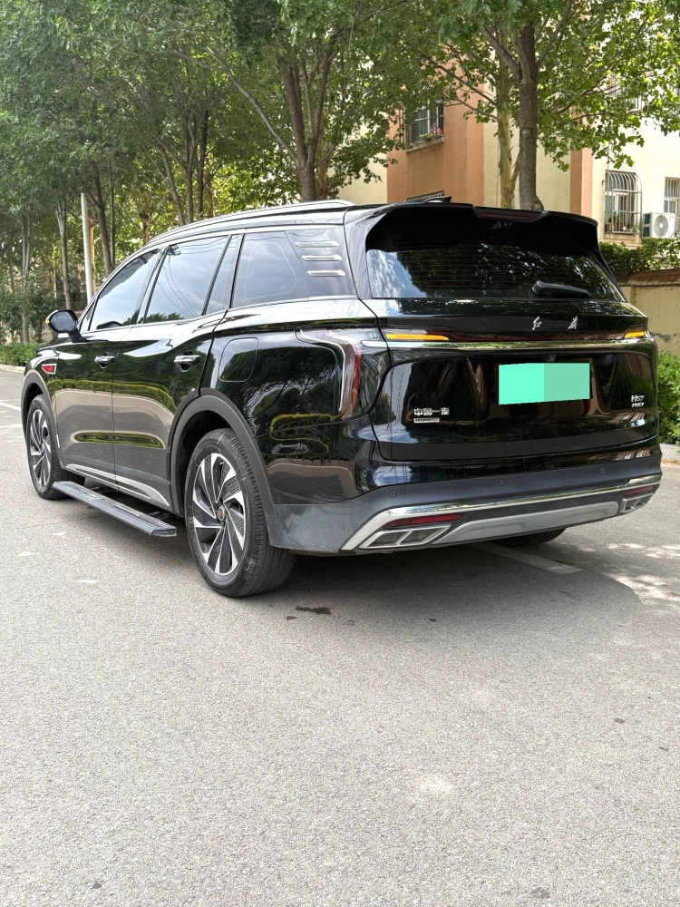 Hongqi HS7