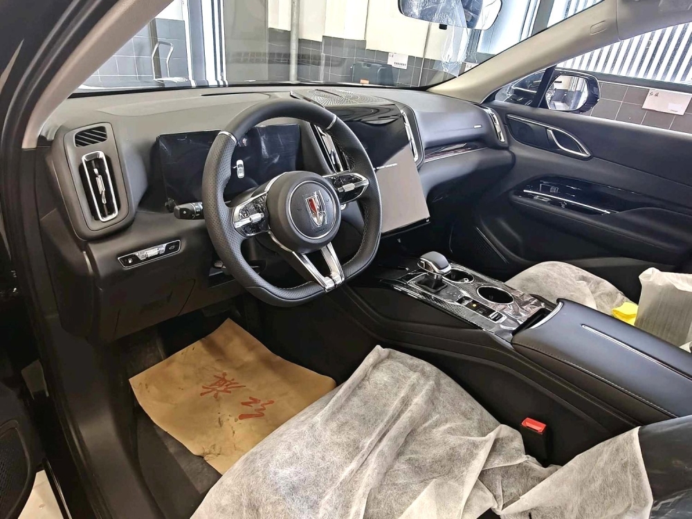 Hongqi HS3