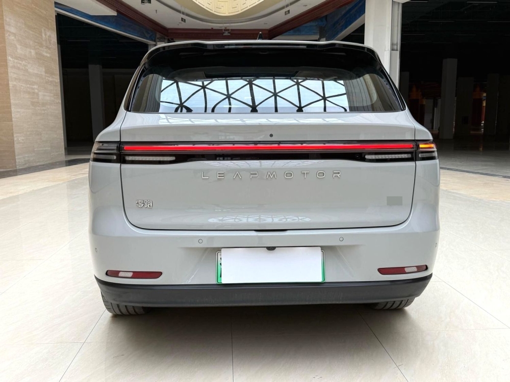Leapmotor C10