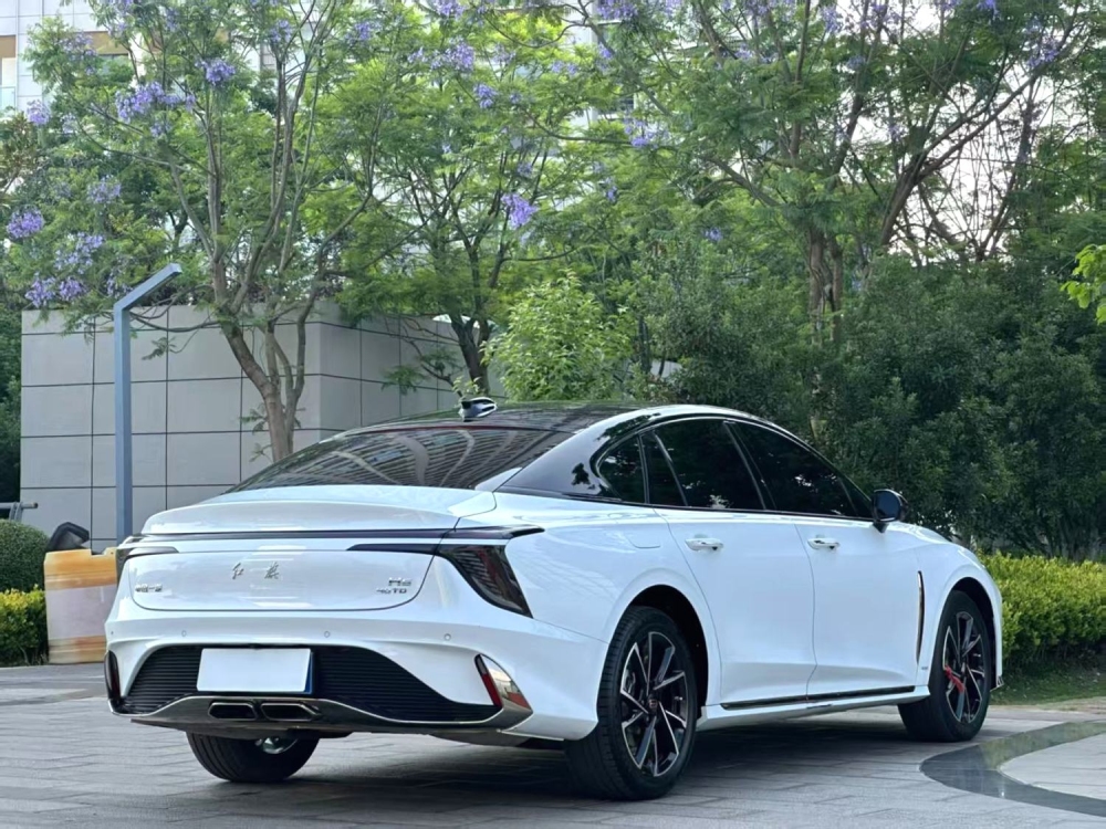 Hongqi H6