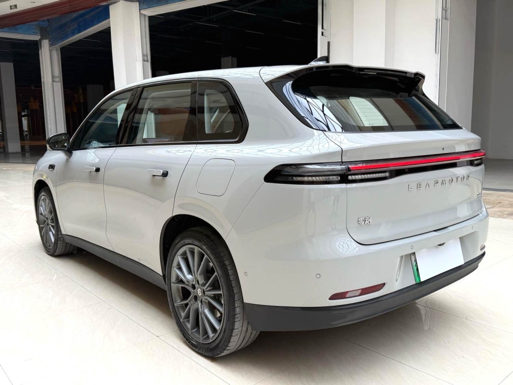 Leapmotor C10