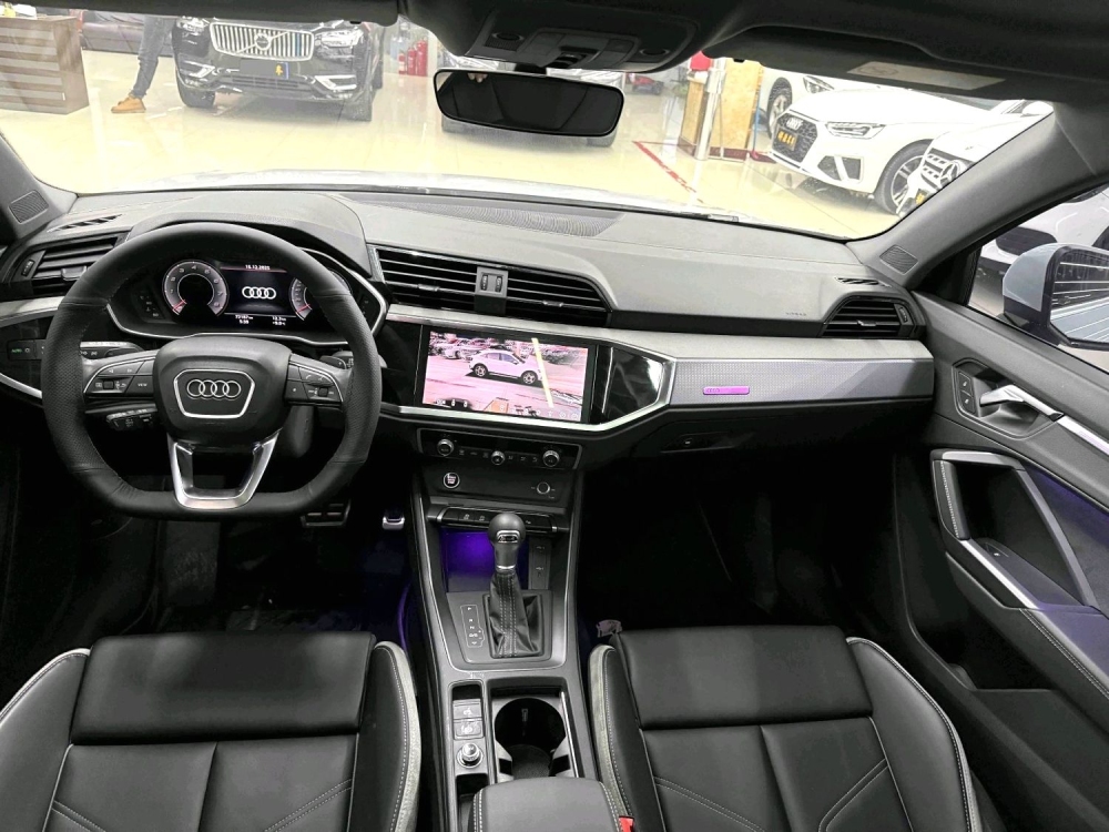 Q3