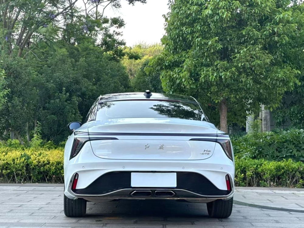 Hongqi H6