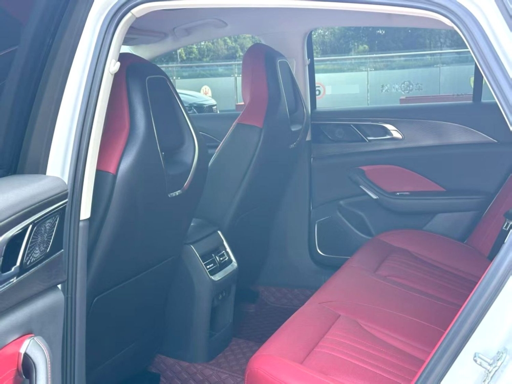 Hongqi H6