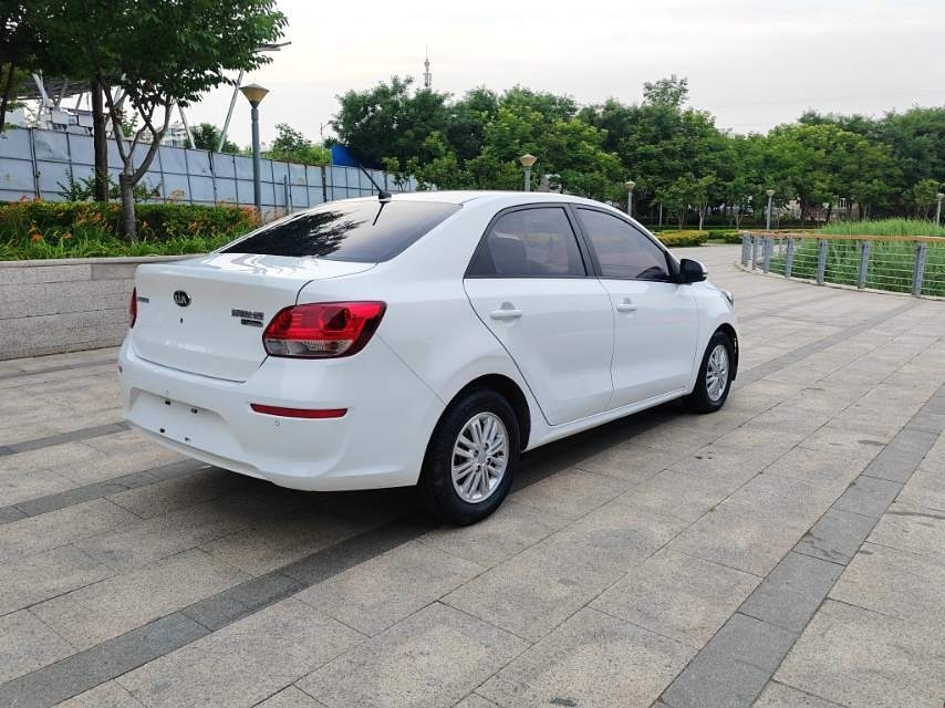 KIA Pegas