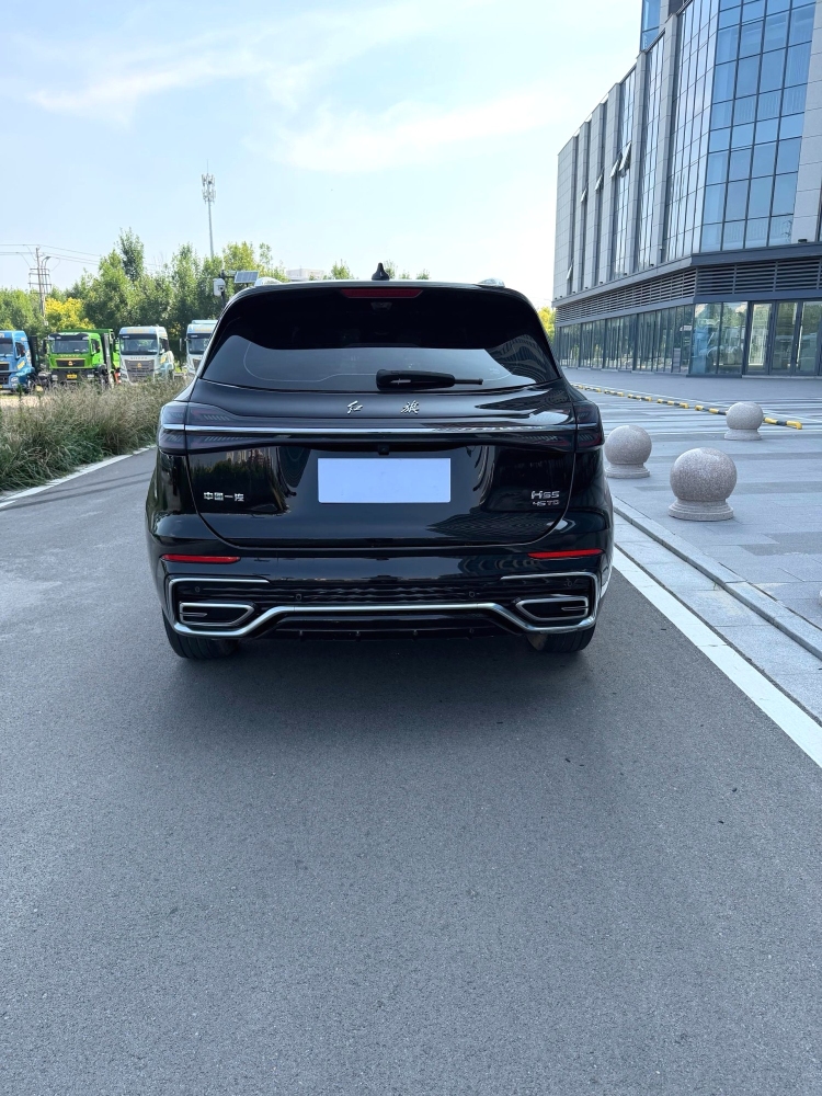 Hongqi HS5