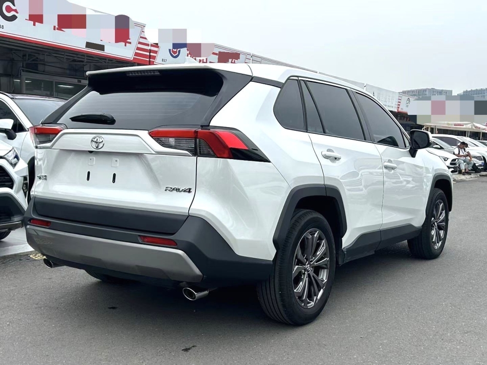 RAV4