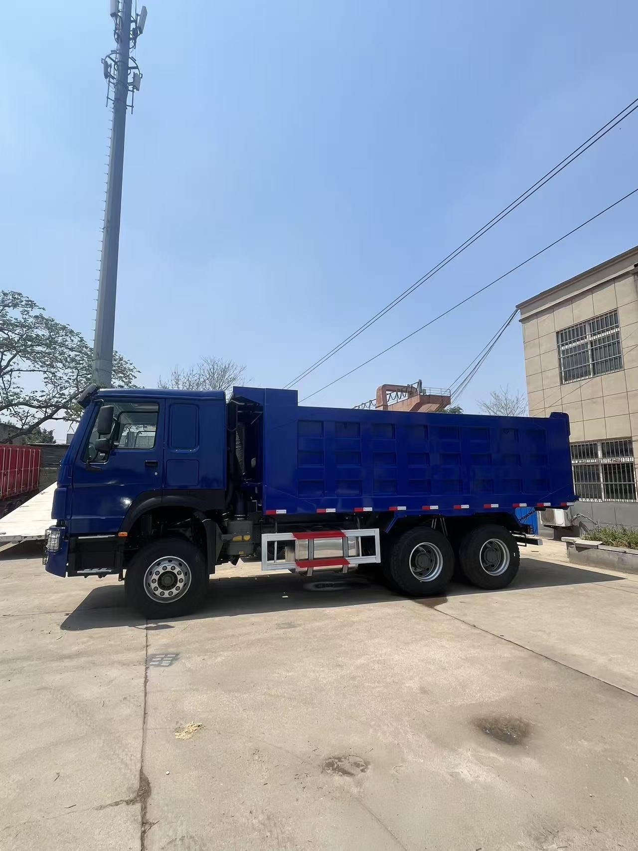 Refurbished 6x4 dump truck