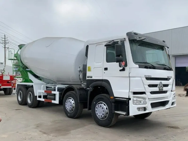 中国制造 16 立方英尺 HOWO 二手混凝土搅拌车 | 欧 5 排放标准