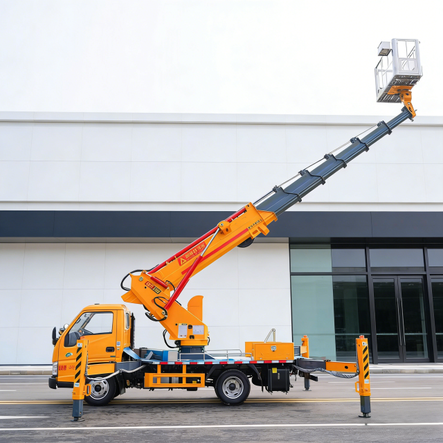 最大作业高度32米高空作业车 - 重型柴油动力，适用于建筑和市政工程