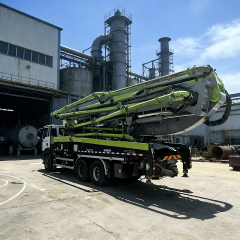 出售二手63米混凝土臂架卡车，配备ZF变速箱和潍柴发动机