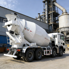 中国重汽全新8x4 12轮混凝土搅拌车 | ZF变速箱湿式喷射混凝土