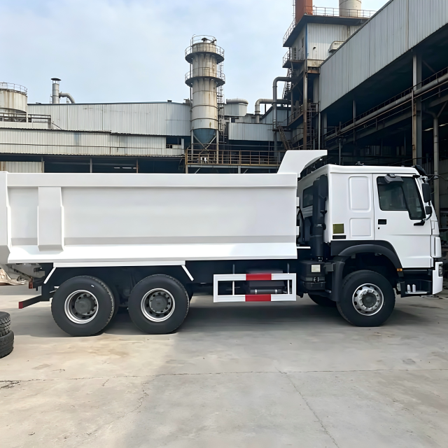 菲律宾出售豪沃自卸卡车 - 中国重汽二手6×4重型卡车