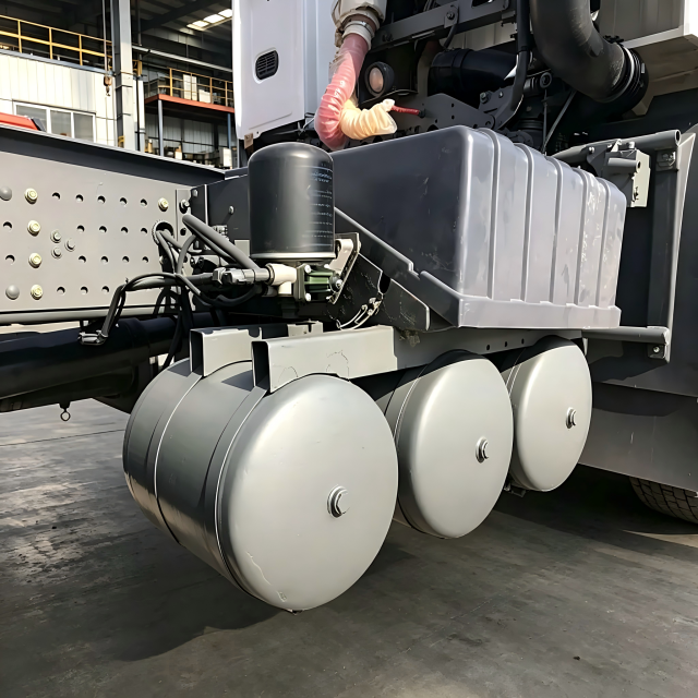 中国重汽豪沃10轮自卸车8×4 451-500马力新型重型翻斗车