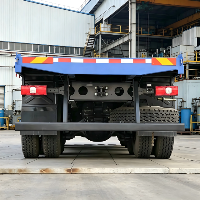 高品质陕汽X3000 8x4围栏货车，全新手动挡，351-450马力