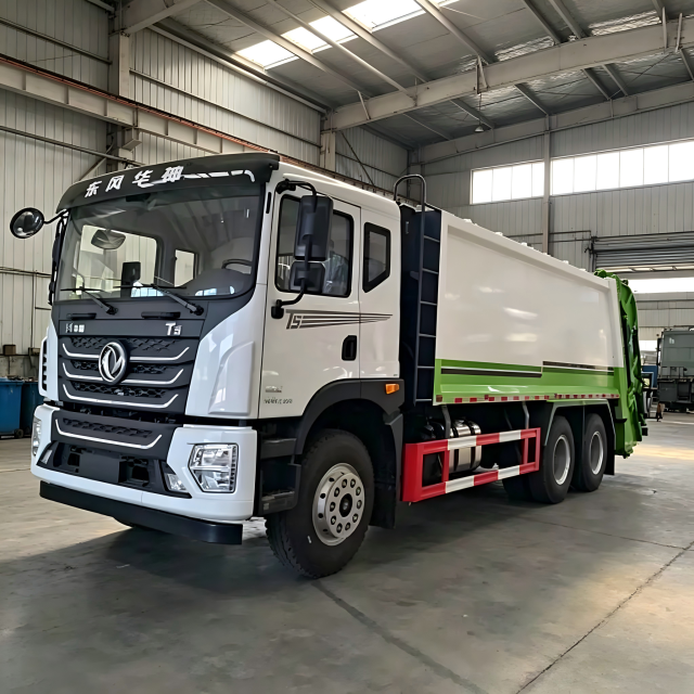 东风牌滚装式垃圾车 | 6x4底盘，适用于散装垃圾运输