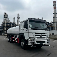 可靠的豪沃371型罐车——20000升水罐车，用于除尘