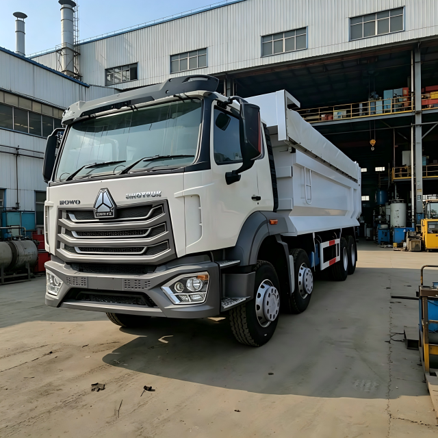 Howo 371 自卸车 – 8×4 重型翻斗车，适用于建筑和采矿行业