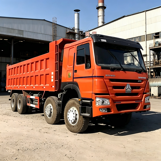 Howo 371 自卸车 – 8×4 重型翻斗车，适用于建筑和采矿行业