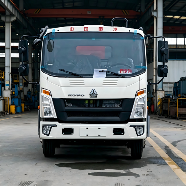 可靠的二手豪沃（HOWO）4x2垃圾车 – 高压缩比，一年保修