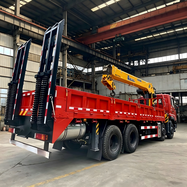 Howo Truck with Crane for Sale | 440HP 10-15m Lifting Height | Used & Reliable