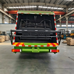 东风牌滚装式垃圾车 | 6x4底盘，适用于散装垃圾运输