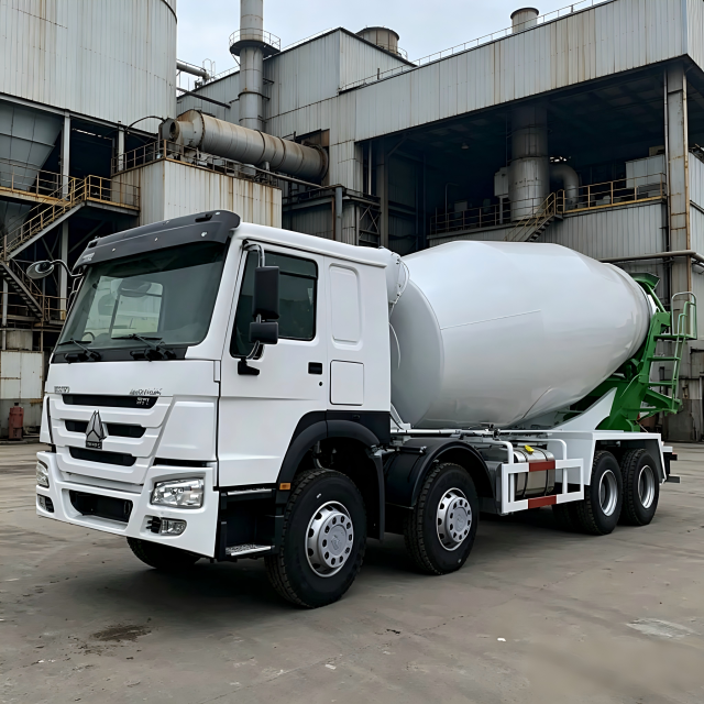 HOWO Used Wet Shotcrete Mixer Truck for Sale - High Productivity Heavy Duty Engineering Vehicle