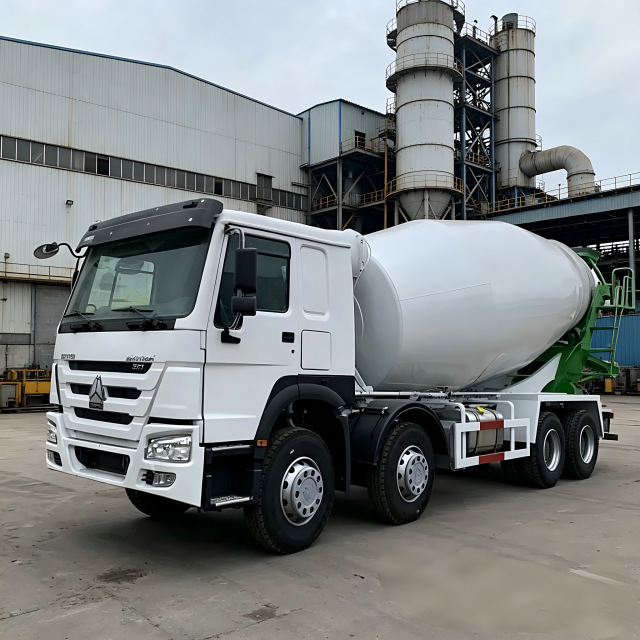 HOWO 371 二手湿式喷射混凝土搅拌车 | 高效率重型混凝土运输车