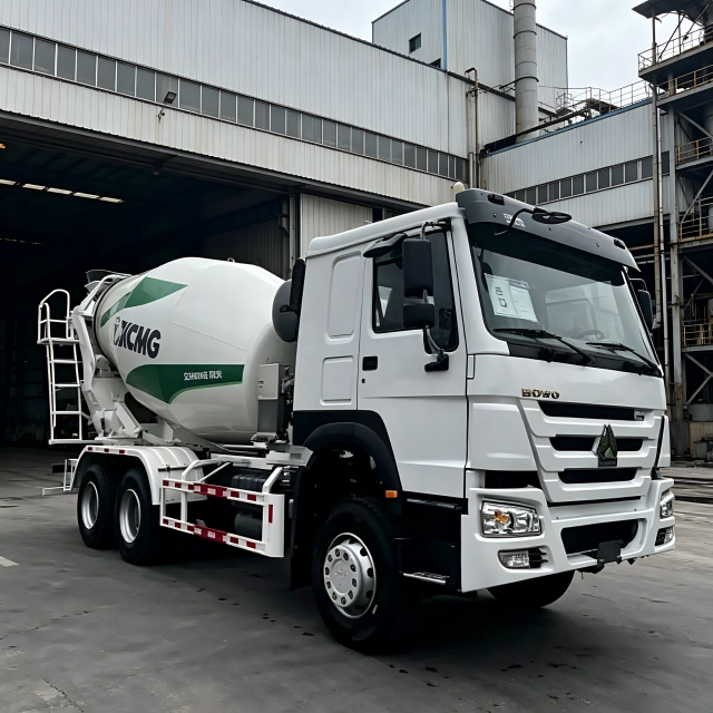 HOWO 371 二手湿式喷射混凝土搅拌车 | 高效率重型混凝土运输车
