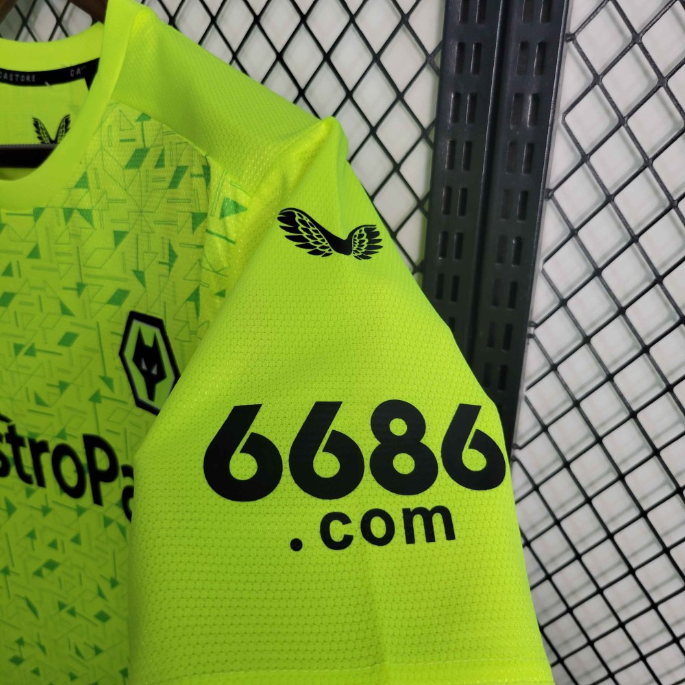 23-24 Wolves Jersey Goalkeepe Fan Version