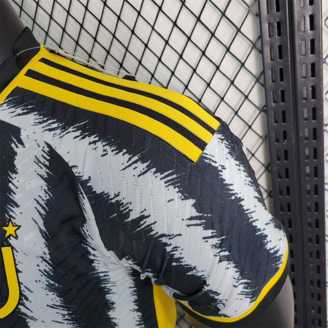 23-24 Juventus Home Player Version