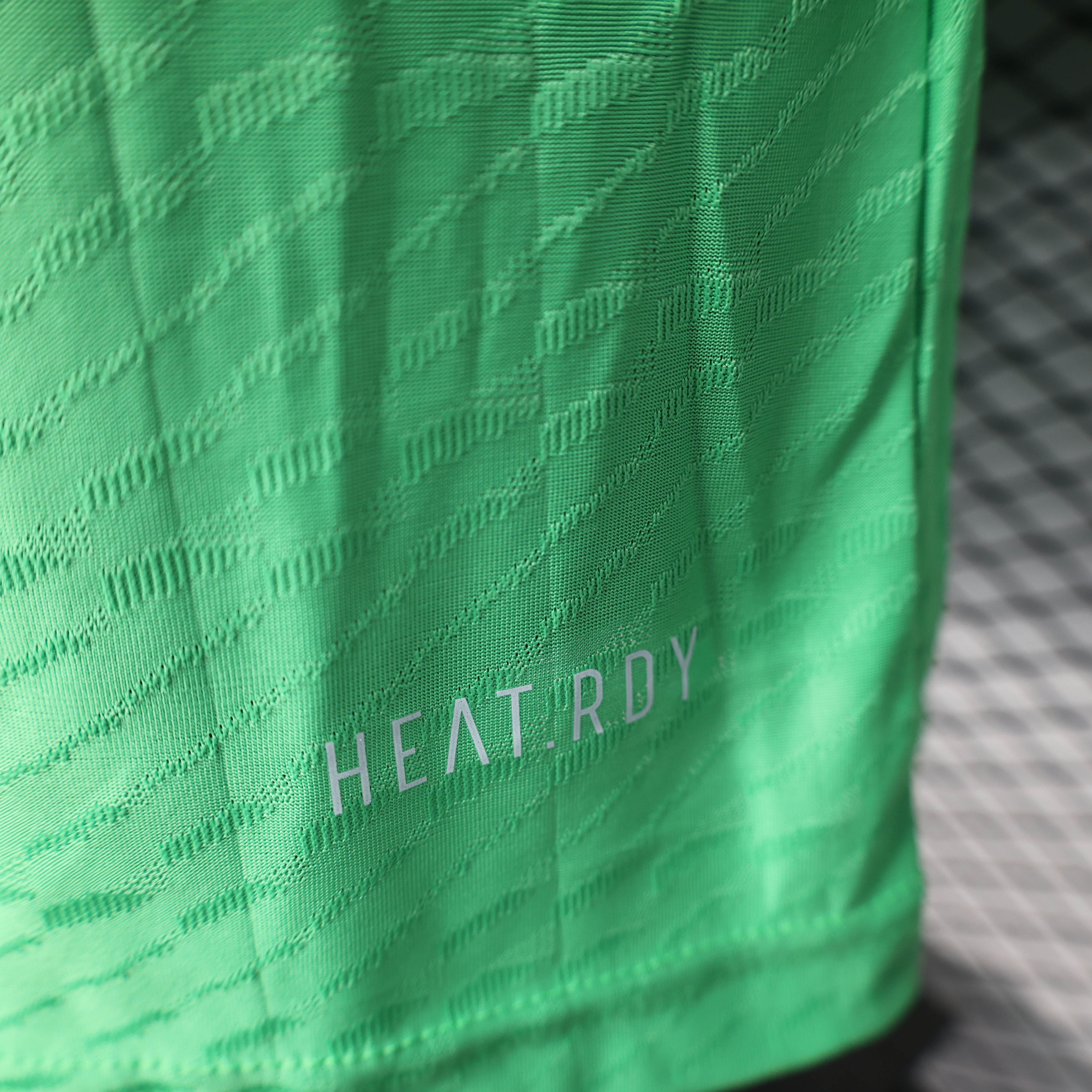 2025-2026 Player Version Manchester United Goalkeeper Football Shirt 1:1 Thai Quality
